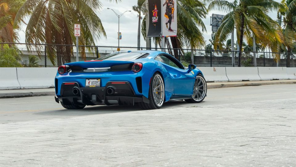 Ferrari 488 Pista | Blu Corza | on HRE S104SC | Frozen Dark Clear