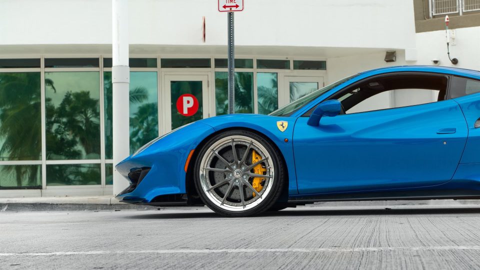 Ferrari 488 Pista | Blu Corza | on HRE S104SC | Frozen Dark Clear