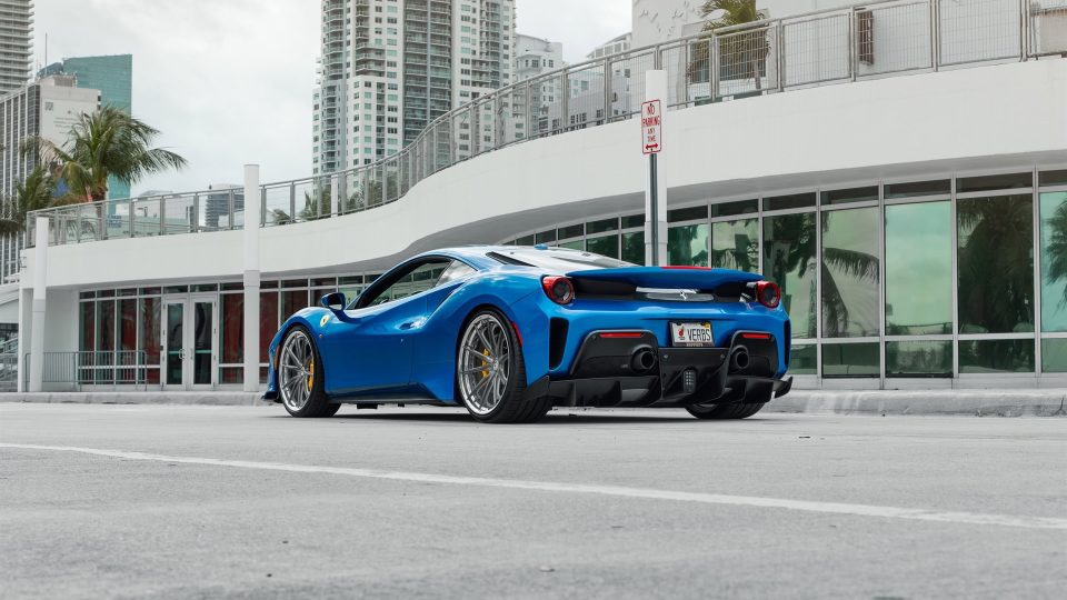 Ferrari 488 Pista | Blu Corza | on HRE S104SC | Frozen Dark Clear