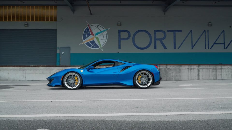 Ferrari 488 Pista | Blu Corza | on HRE S104SC | Frozen Dark Clear