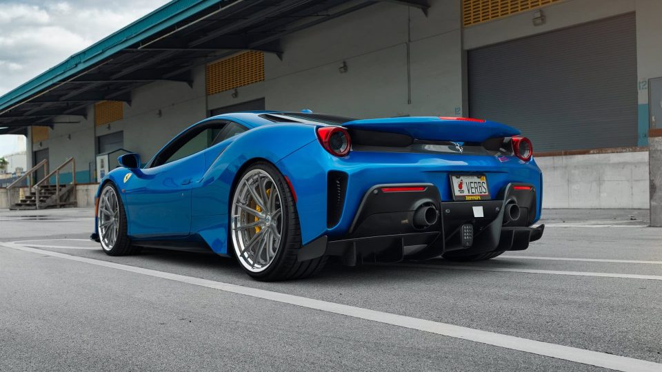 Ferrari 488 Pista | Blu Corza | on HRE S104SC | Frozen Dark Clear