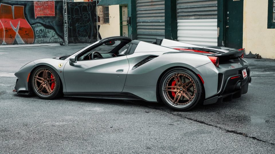Ferrari 488 Pista Spider | Grigio Silverstone | on HRE S107SC | Frozen Polished Bronze
