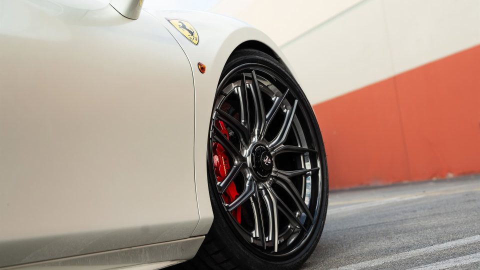 Ferrari 488 Pista | Bianco Avus | on 1886 XR004 | Frozen Polished Liquid Smoke
