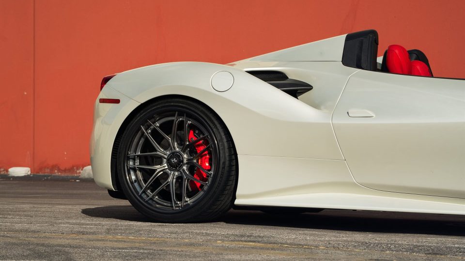 Ferrari 488 Pista | Bianco Avus | on 1886 XR004 | Frozen Polished Liquid Smoke