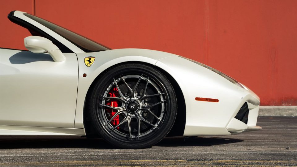 Ferrari 488 Pista | Bianco Avus | on 1886 XR004 | Frozen Polished Liquid Smoke
