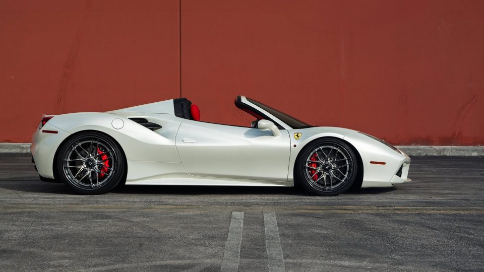 Ferrari 488 Pista | Bianco Avus | on 1886 XR004 | Frozen Polished Liquid Smoke