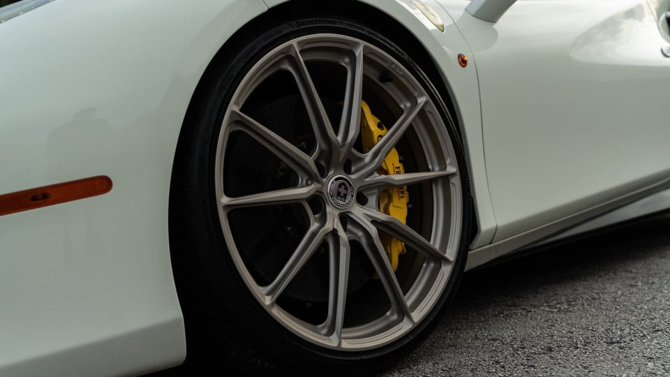 Ferrari 488 | Bianco Fuji | on HRE P104SC | Satin White Gold