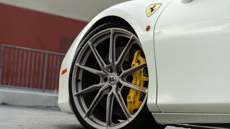 Ferrari 488 | Bianco Fuji | on HRE P104SC | Satin White Gold