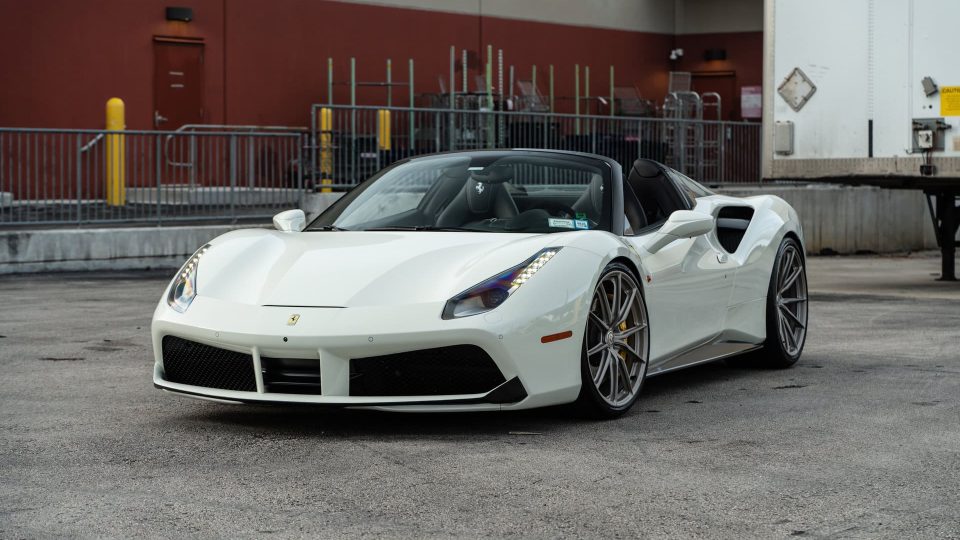 Ferrari 488 | Bianco Fuji | on HRE P104SC | Satin White Gold