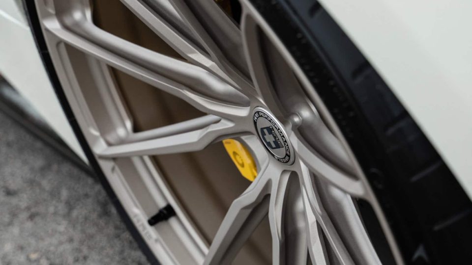 Ferrari 488 | Bianco Fuji | on HRE P104SC | Satin White Gold