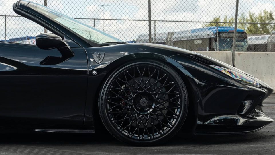 Ferrari F8 | Nero | on HRE 501M | Gloss Black
