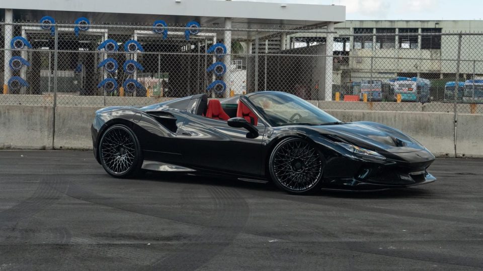 Ferrari F8 | Nero | on HRE 501M | Gloss Black