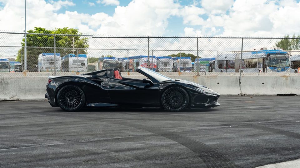 Ferrari F8 | Nero | on HRE 501M | Gloss Black