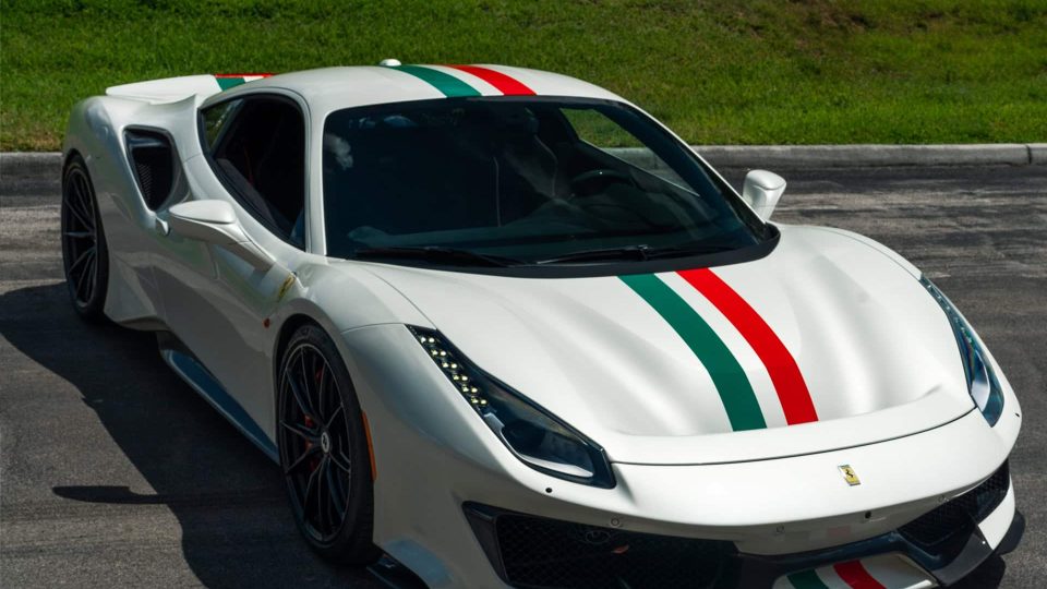 Ferrari 488 Pista | Bianco Avus | on HRE P104SC | Satin Black