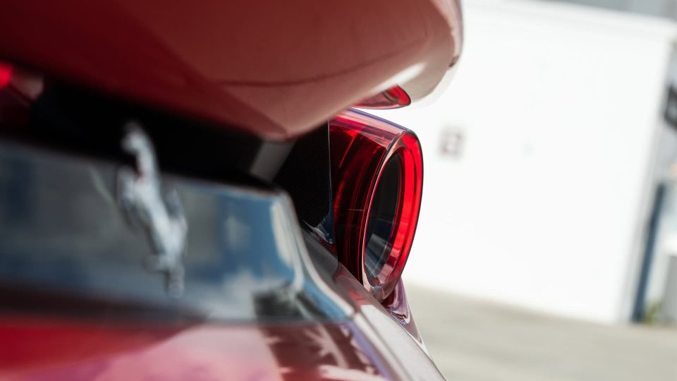 Ferrari 488 Pista | Rosso Scuderia | on HRE S101SC | Brushed Champagne