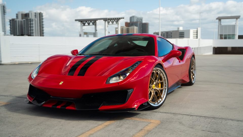 Ferrari 488 Pista | Rosso Scuderia | on HRE S101SC | Brushed Champagne