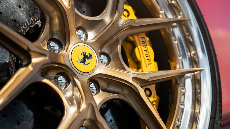 Ferrari 488 Pista | Rosso Scuderia | on HRE S101SC | Brushed Champagne