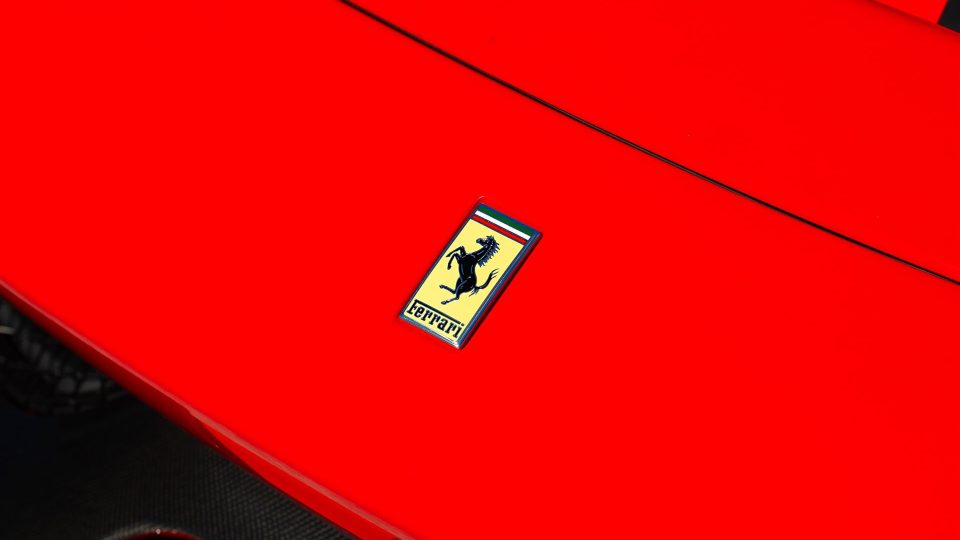 Ferrari 488 Pista | Rosso Scuderia | on HRE S101SC | Brushed Champagne