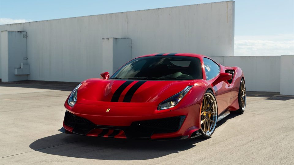 Ferrari 488 Pista | Rosso Scuderia | on HRE S101SC | Brushed Champagne