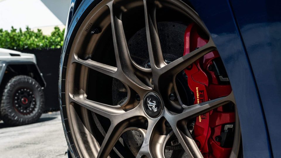 Ferrari 488 Pista | TDF Blue | on HRE R101LW | Santin Bronze