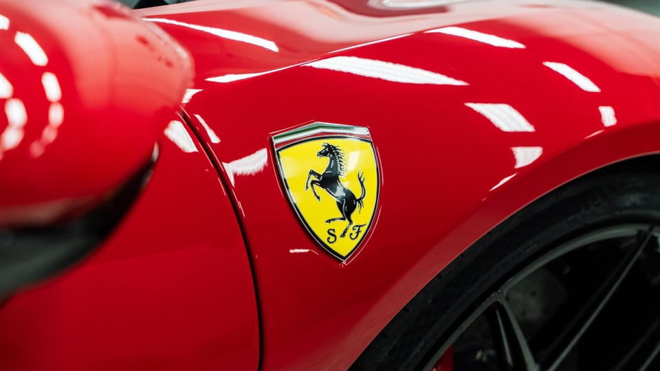SF90 Spider – Rosso Ferrari Ryft Wheels