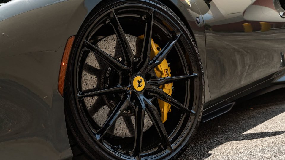 Ferarri F8 | Grigio Medio | on HRE P104SC | Gloss Black