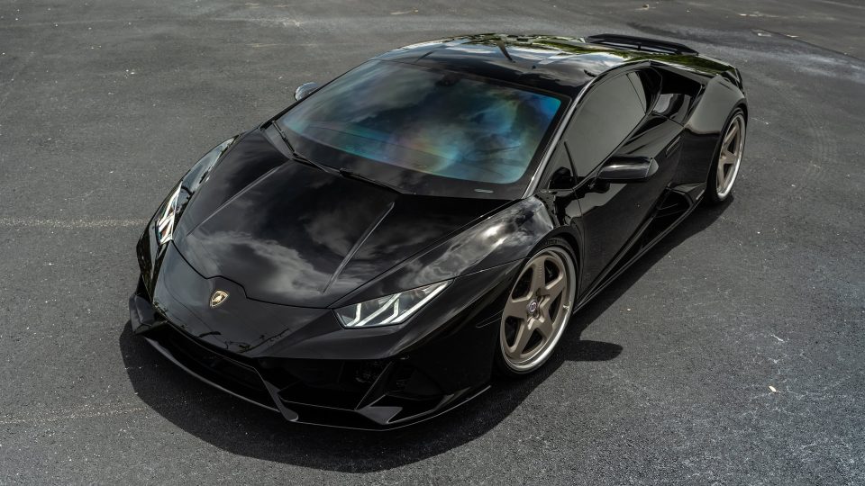 Lamborghini Huracan | Nero Noctis | on HRE 527 FMR | Satin White Gold