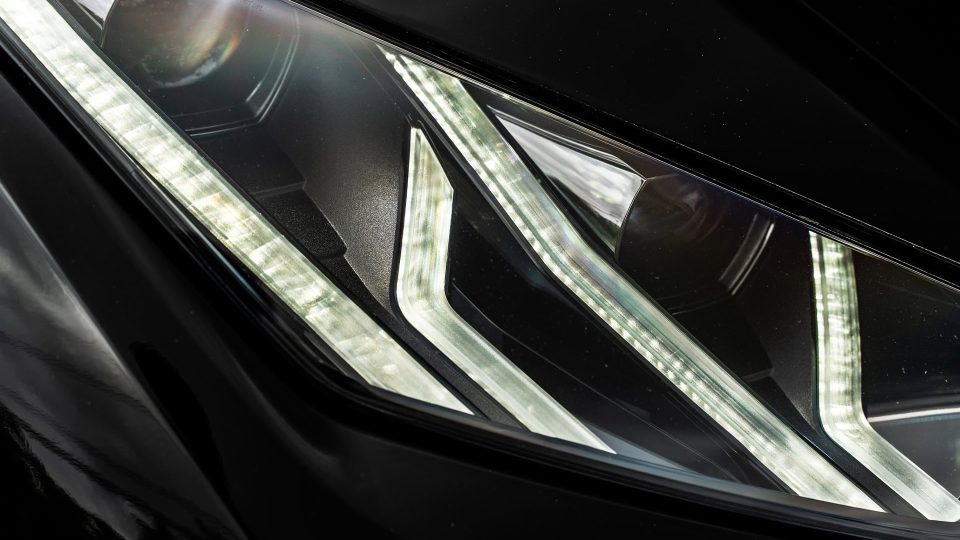 Lamborghini Huracan | Nero Noctis | on HRE 527 FMR | Satin White Gold