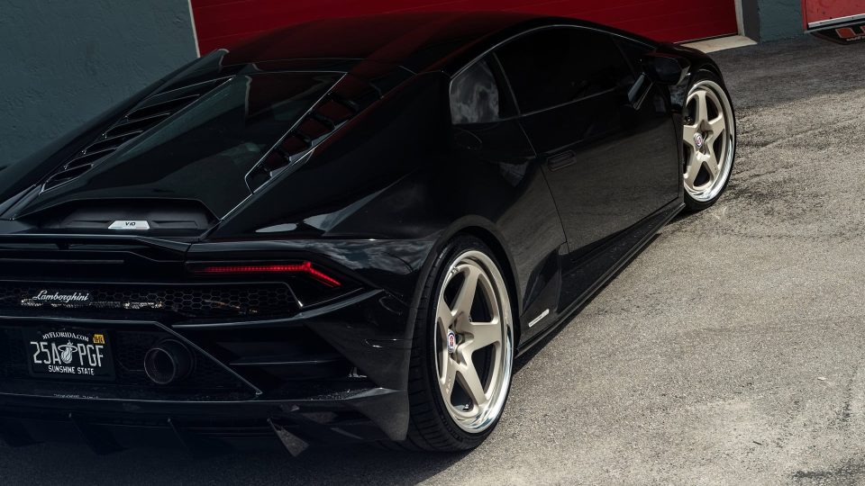 Lamborghini Huracan | Nero Noctis | on HRE 527 FMR | Satin White Gold