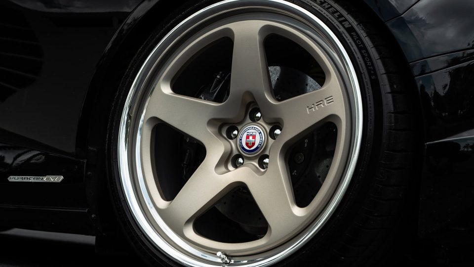 Lamborghini Huracan | Nero Noctis | on HRE 527 FMR | Satin White Gold