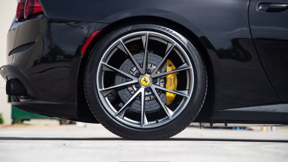 FERRARI GTC4LUSSO T ON HRE P204