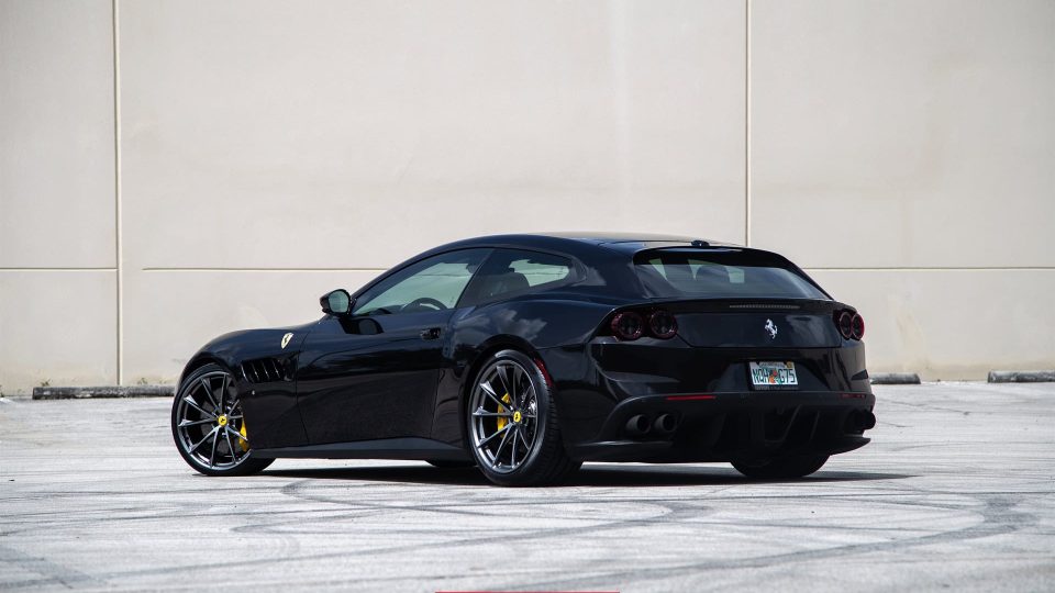 FERRARI GTC4LUSSO T ON HRE P204