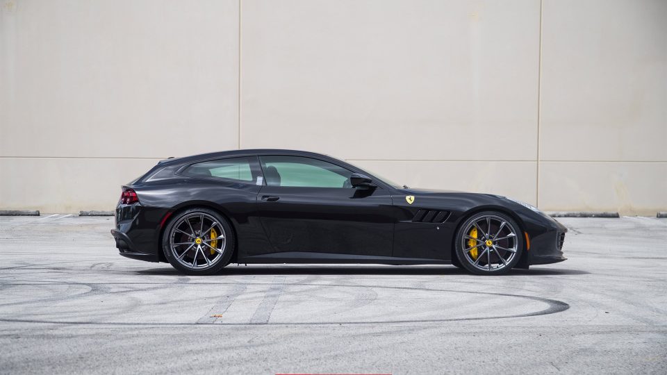 FERRARI GTC4LUSSO T ON HRE P204