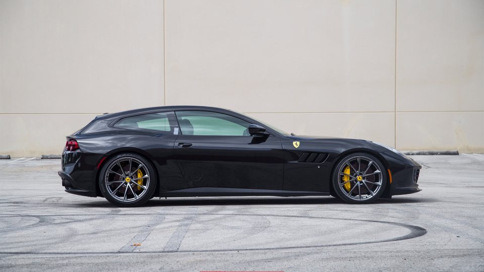 FERRARI GTC4LUSSO T ON HRE P204