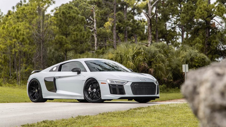 AUDI MK2 R8 V10 PLUS ON HRE S101SC