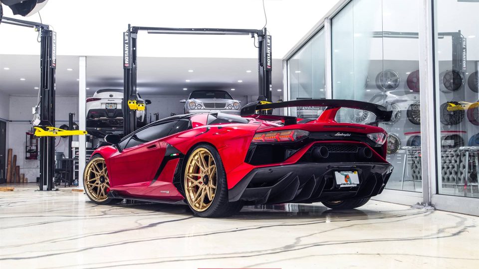 LAMBORGHINI AVENTADOR SVJ ROADSTER ON ANRKY S3-X2