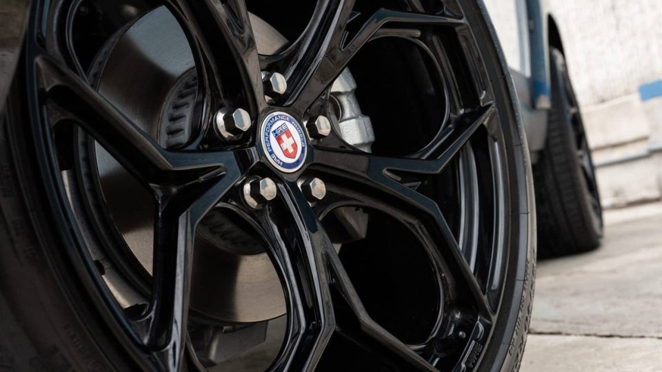 Land Rover Discovery 90 | Fuji White | on HRE P11SC | Gloss Black | Urban Automotive Widetrack Kit