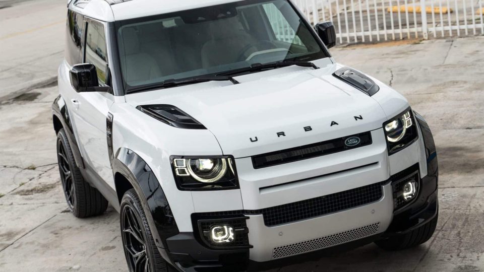 Land Rover Discovery 90 | Fuji White | on HRE P11SC | Gloss Black | Urban Automotive Widetrack Kit