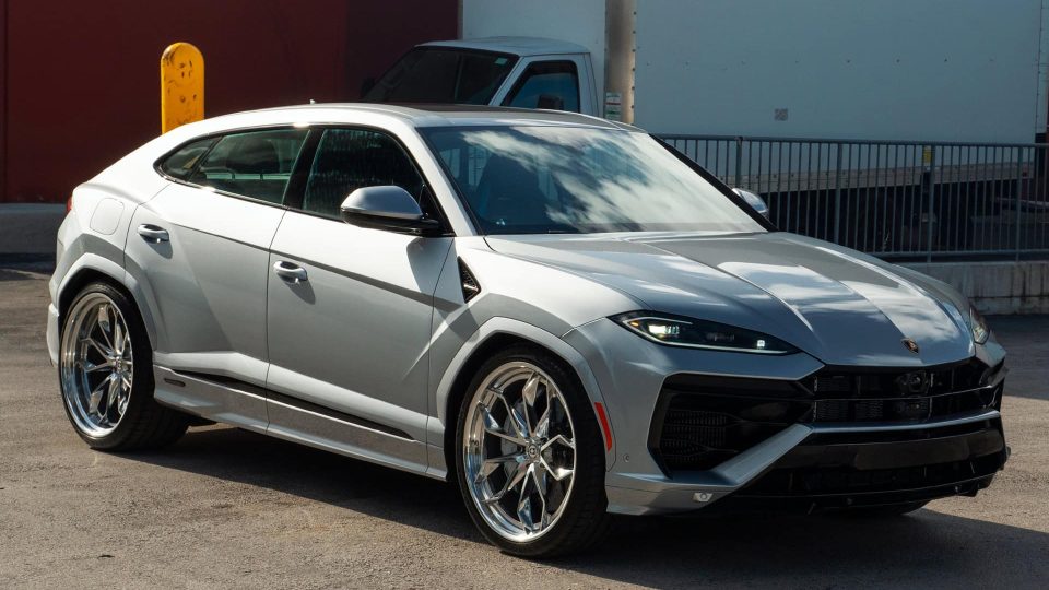 Lamborghini Urus SE | Grigio Nimbus | on HRE S201H | Polished Clear