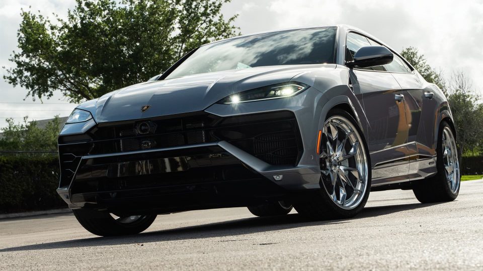 Lamborghini Urus SE | Grigio Nimbus | on HRE S201H | Polished Clear