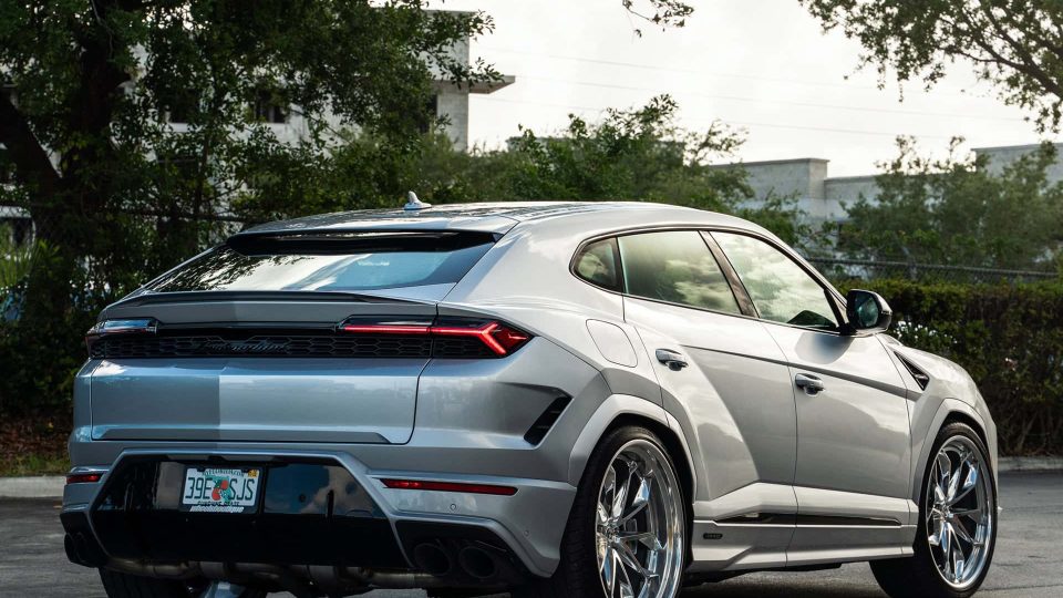Lamborghini Urus SE | Grigio Nimbus | on HRE S201H | Polished Clear