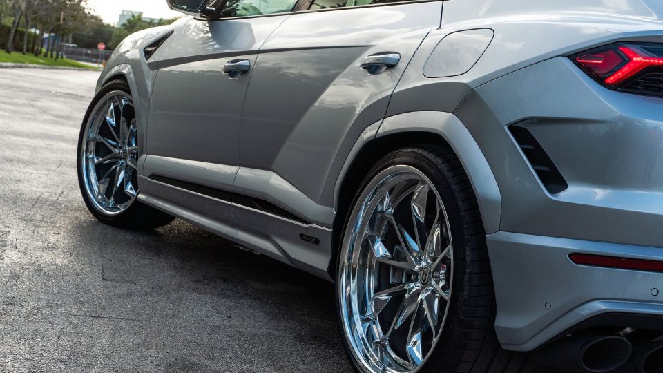 Lamborghini Urus SE | Grigio Nimbus | on HRE S201H | Polished Clear
