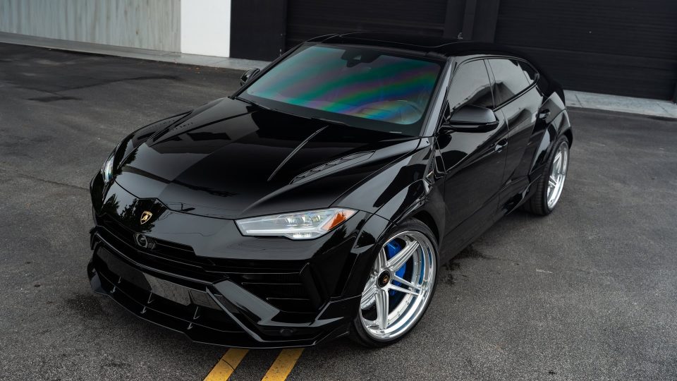 Lamborghini Urus S | Nero Noctis | 1016 Vision Widebody | on 1886 XR-003 Wheels | Brushed Clear