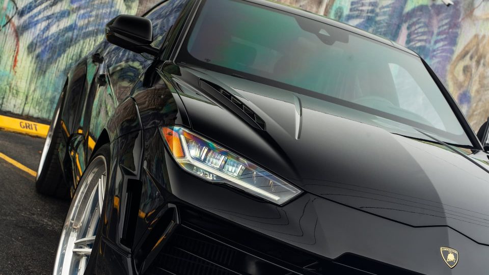 Lamborghini Urus S | Nero Noctis | 1016 Vision Widebody | on 1886 XR-003 Wheels | Brushed Clear