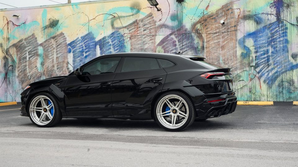 Lamborghini Urus S | Nero Noctis | 1016 Vision Widebody | on 1886 XR-003 Wheels | Brushed Clear