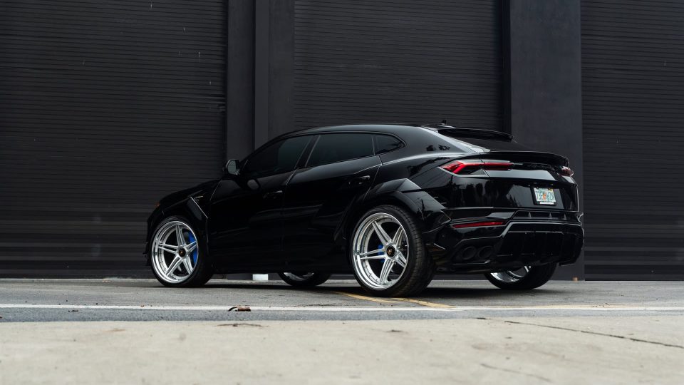 Lamborghini Urus S | Nero Noctis | 1016 Vision Widebody | on 1886 XR-003 Wheels | Brushed Clear