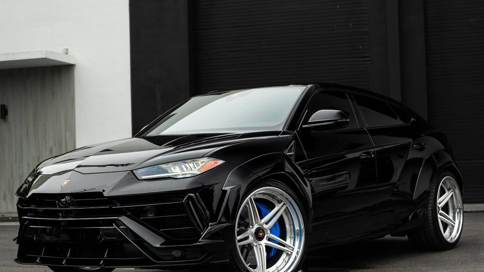 Lamborghini Urus S | Nero Noctis | 1016 Vision Widebody | on 1886 XR-003 Wheels | Brushed Clear