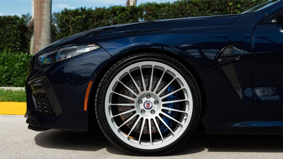 BMW M8 | Midnight Blue | on HRE 309M | Gloss Silver