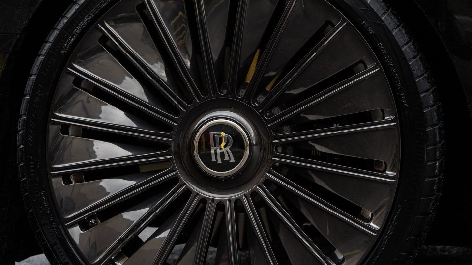 Mansory Rolls-Royce Spectre | on 1886 G100 | Mirror Polished Smoke