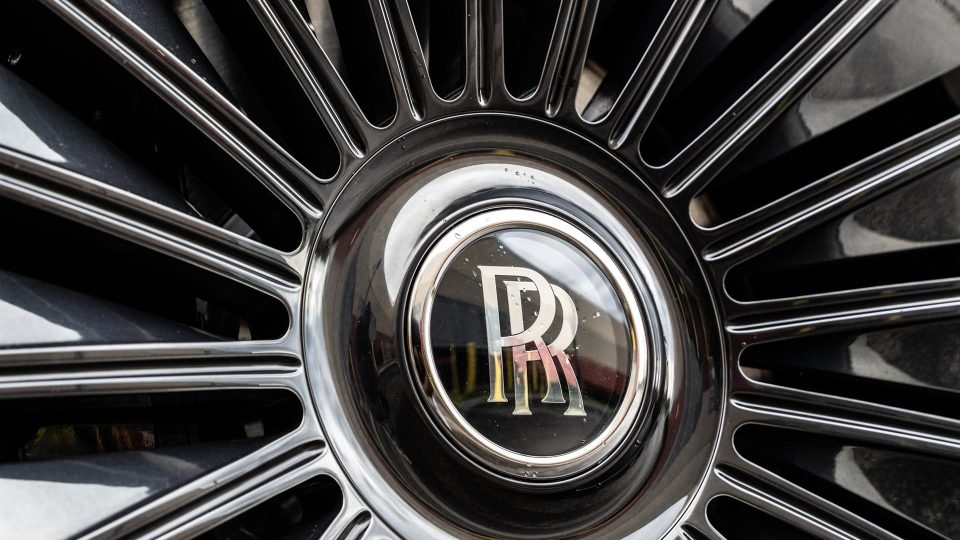 Mansory Rolls-Royce Spectre | on 1886 G100 | Mirror Polished Smoke